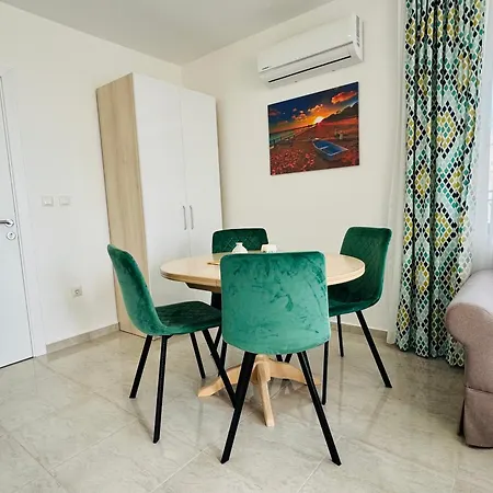Horizon 8 'в' Reception Apartment